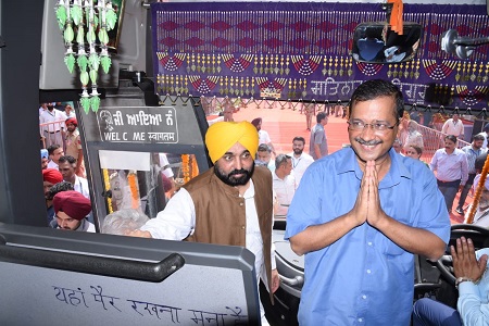 CM and Kejriwal flagged off Volvo buses from Punjab to Indira Gandhi International Airport, New Delhi