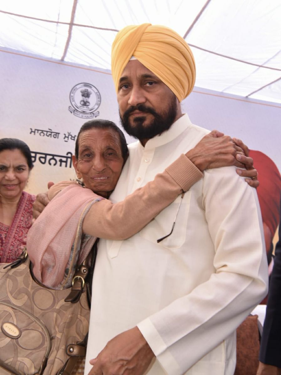 PUNJAB CM LAYS FOUNDATION STONES OF SLEW OF DEVELOPMENT PROJECTS WORTH RS. 127 CRORE AT KHARAR