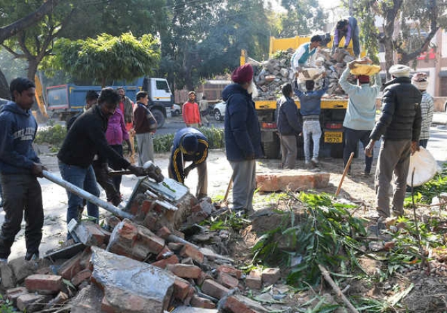 Anti-encroachment drive