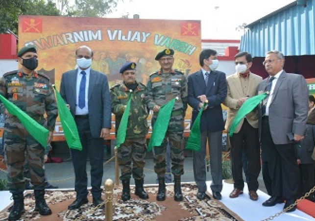 MUKTI JODHAS FROM BANGLADESH EMBARK ON SWARNIM VIJAY VARSH SPECIAL TRAIN