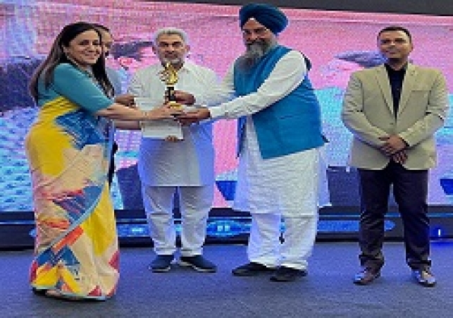 Achievers in diverse spheres honoured with Entrepreneur & Achiever Awards - 2022