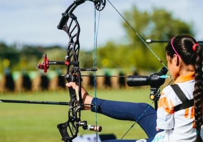 Sheetal-Devi-aiming-for-her-target-during-an-archery-tournament